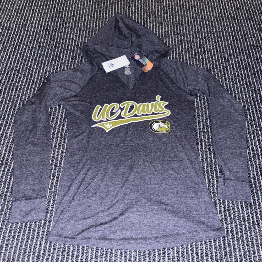 NWT Adidas Medium UC Davis Aggies Vneck Long Sleeve Hooded Sweatshirt Hoodie